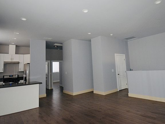 5th image of 6833-6831 Hinds Ave #4