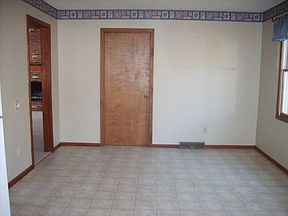 4th image of 4615 Sharon Dr