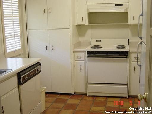 5th image of 7600 Broadway #C2