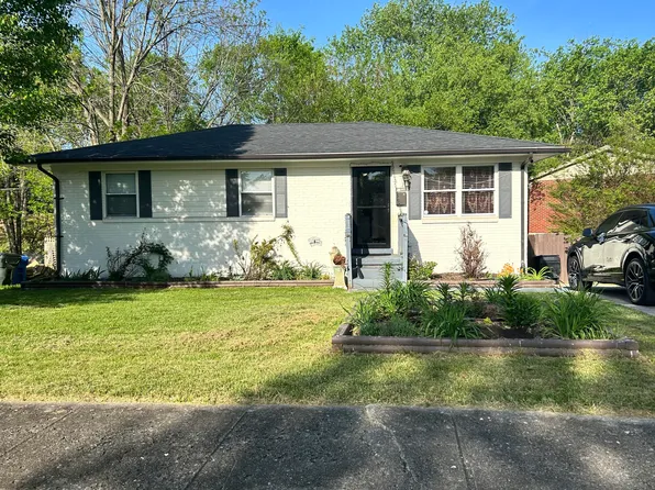 1300 Ox Hill Dr, Lexington, KY 40517