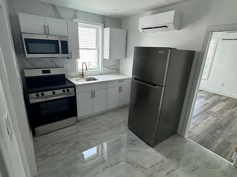 1103 N 41st St #3 — Photo 1