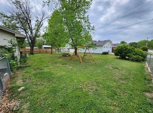 1039 N 18th Pl, Independence, KS 67301
