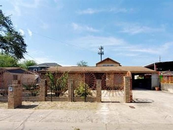 1st image of 1207 E Bustamante St