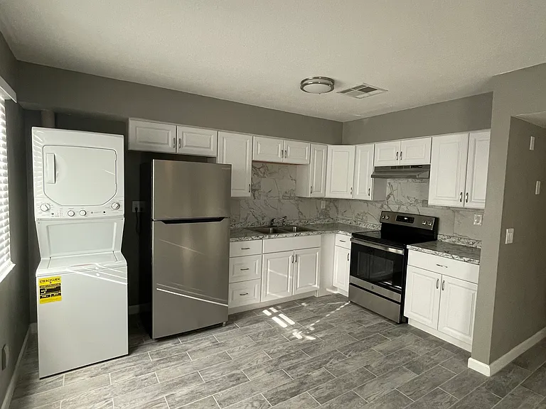 2250 W Southern Ave #16 — Photo 1