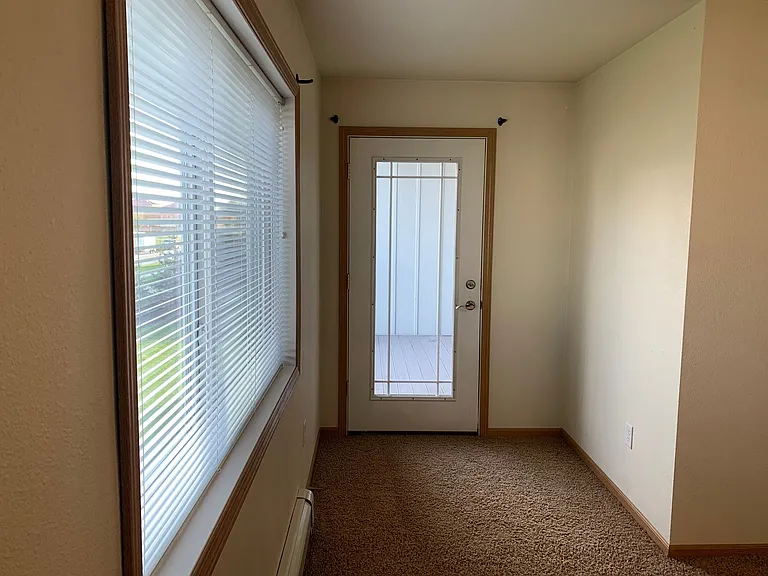 West Lake II Apartments — Photo 9