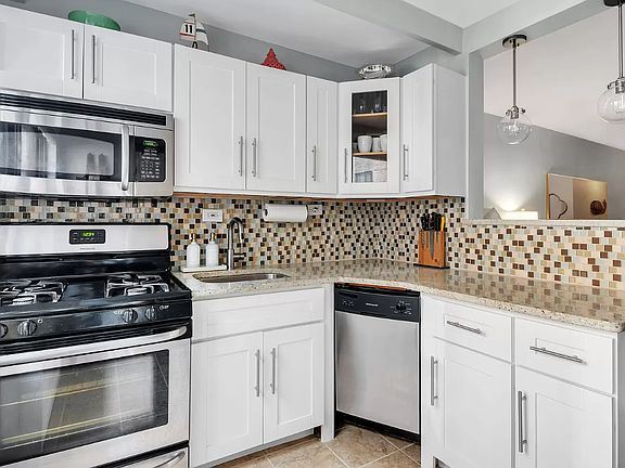 5th image of 305 E 40th St APT 11X