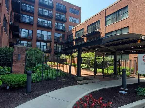 2323 W Pershing Rd APT 220, Chicago, IL 60609