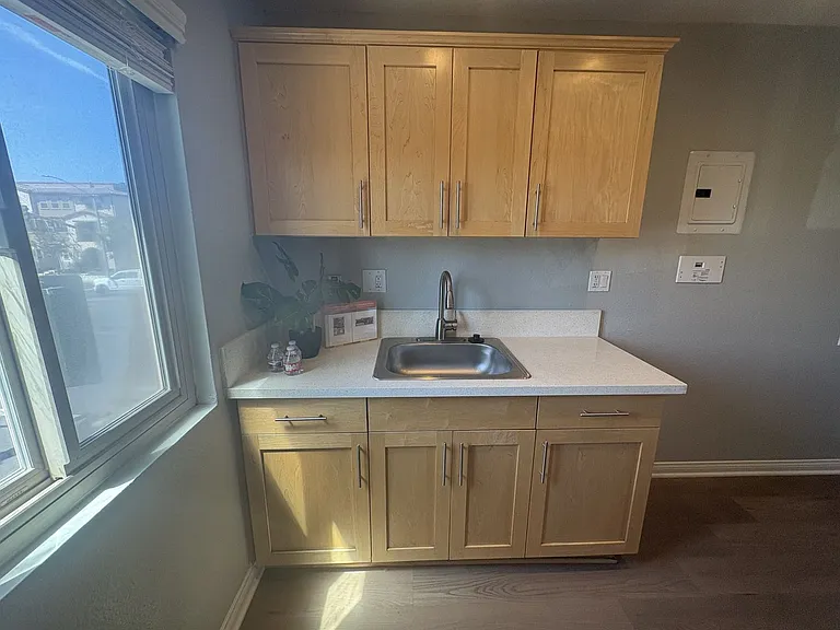 California Palms Apartments — Photo 29