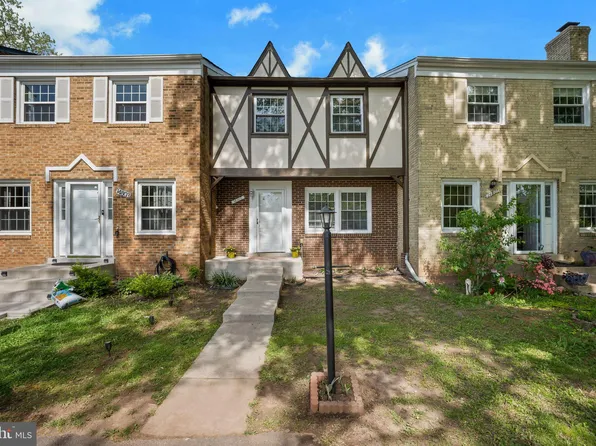 14805 Hatfield Sq, Centreville, VA 20120