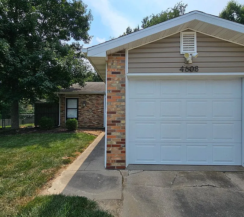 4608 W Knox Dr
