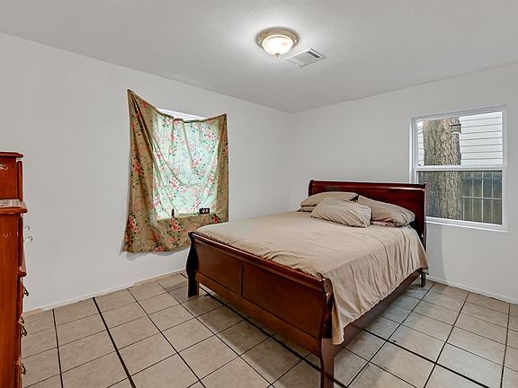 5th image of 3315 Peavine Circle