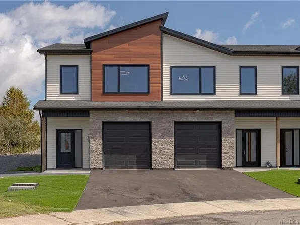 48 Oakhill Cres, Saint John, NB E2J 4M4