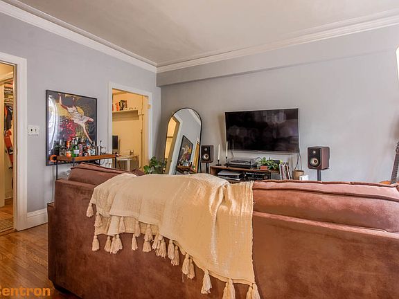 4th image of 1920 Sacramento St #4A