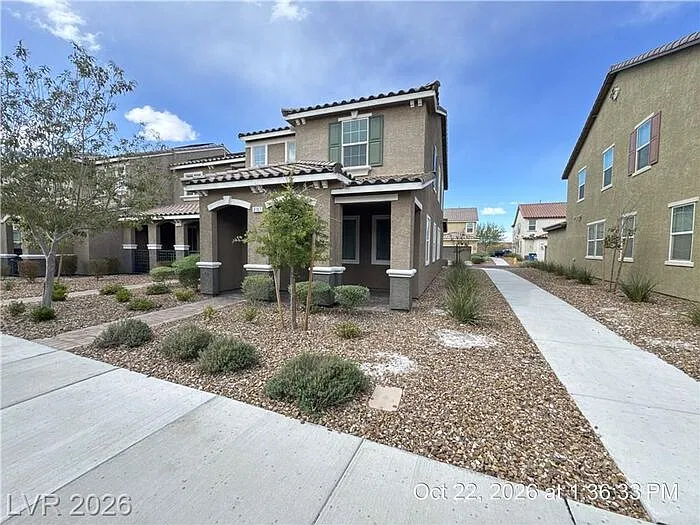 3 bed, 2.5 bath, 1736 sqft, $2,150 — Photo 2