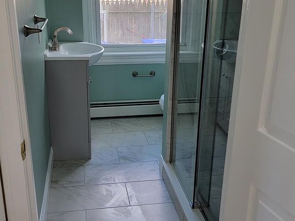 3rd image of 115 Wilson St Floor 1