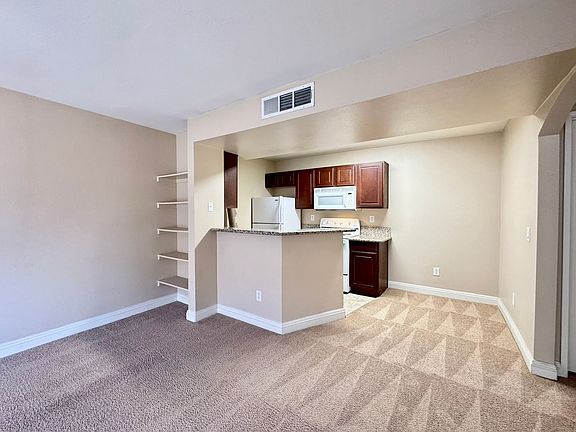 5th image of 5162 S Jones Blvd Unit 206
