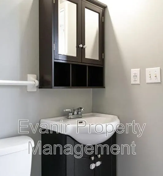 790 Branford Rd — Photo 17