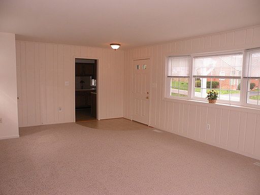 3rd image of 215 Prince St NE