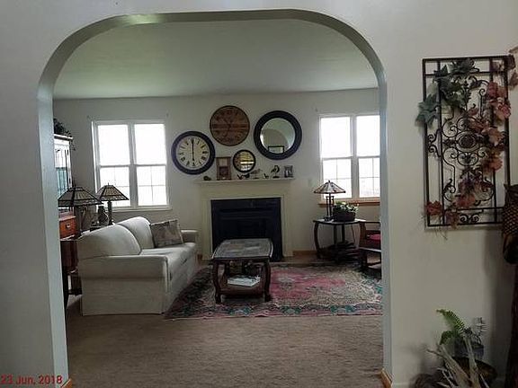 Entrance to Living Room