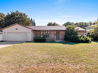 2547 Forestville Dr, Green Bay, WI 54304