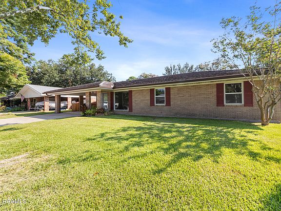 3rd image of 211A Claymore Dr