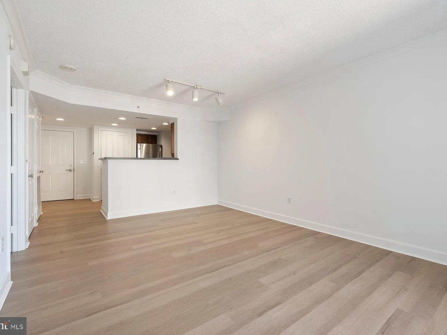 1 bed, 1.0 bath, 675 sqft, $2,700 — Photo 3