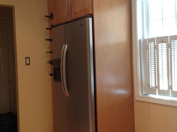 5th image of 784 Princeton Pl