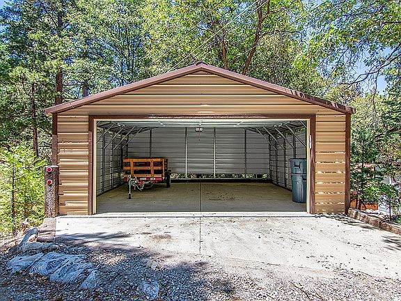 3rd image of 52778 Cedar Dr