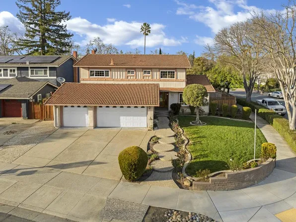 755 Cumberland Dr, Gilroy, CA 95020