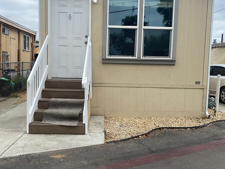El Cajon Mobile Home Park — Photo 9