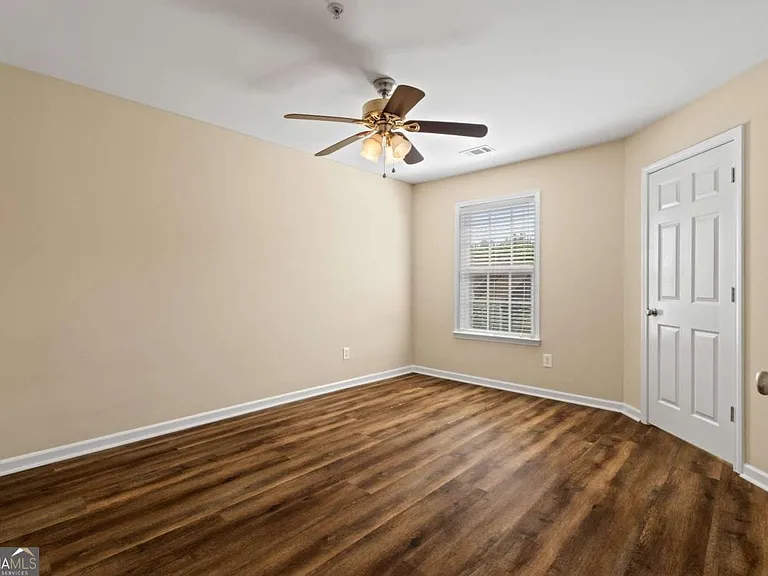 3323 Castleberry Village Cir — Photo 14
