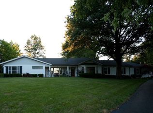 40 Oak Park Dr, Saint Louis, MO 63141