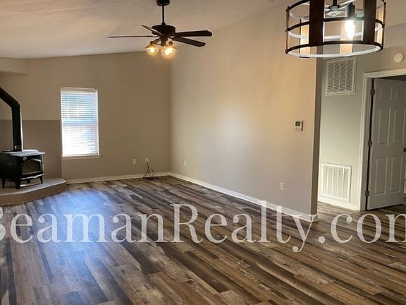 5th image of 1207 Red Bud Ave