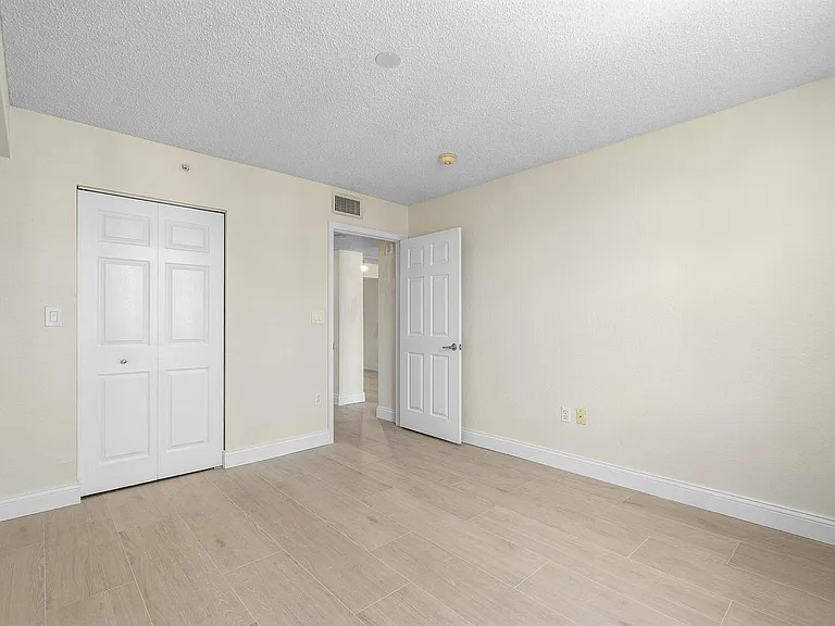1801 N Flagler Dr #835 — Photo 23