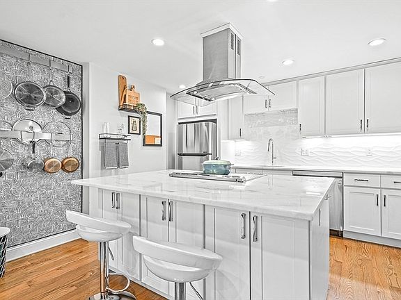 2nd image of 57 Broadway #1