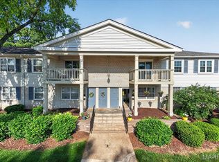 1527 Swallow Dr, Saint Louis, MO 63144