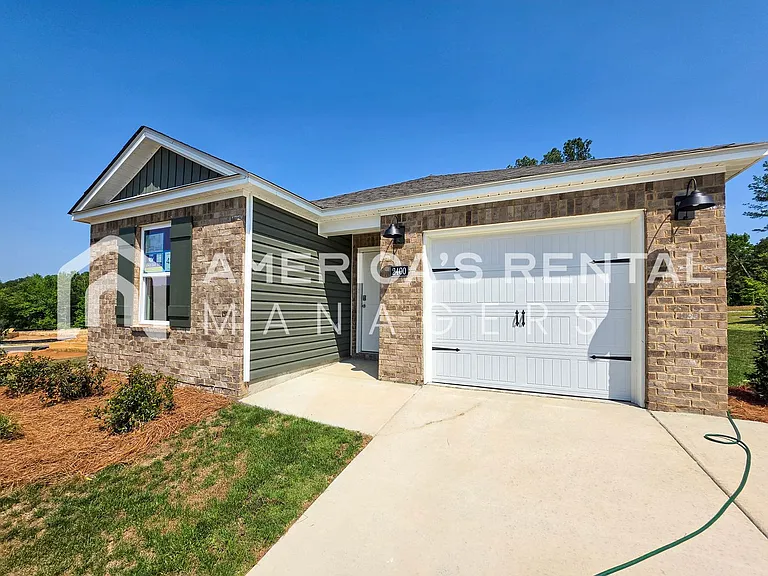 2400 Sky Dr — Photo 5