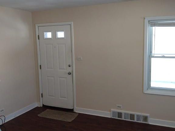 5th image of 7143 Montana Ave