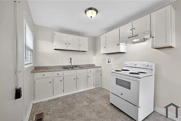 4075 Middlehurst Ln — Photo 6