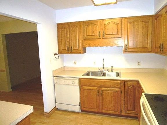 4th image of 7444 Boleyn Dr