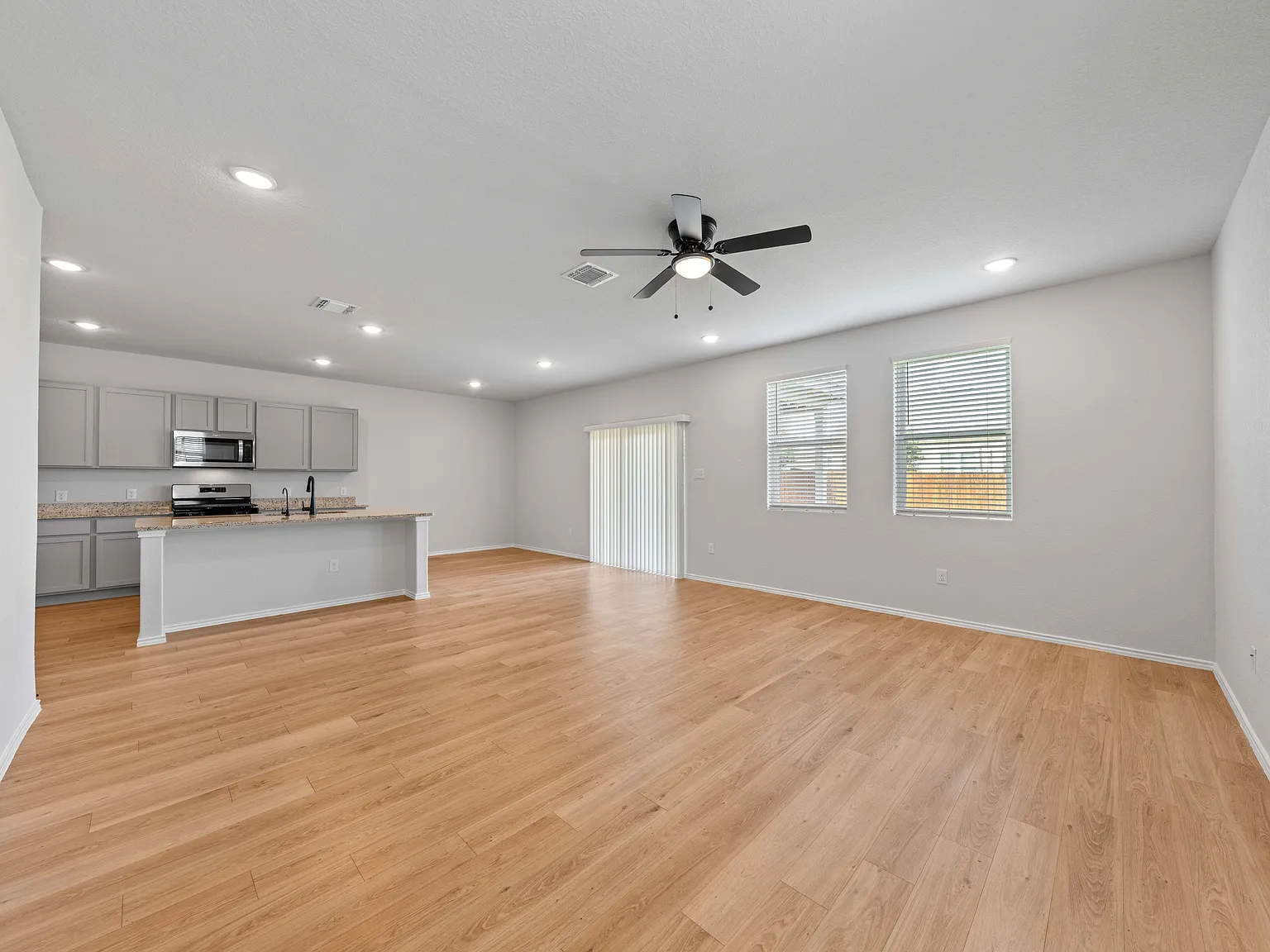 4 bed, 2.5 bath, 2174 sqft, $1,895 — Photo 1