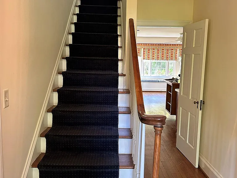 1618 Oxford Rd — Photo 22