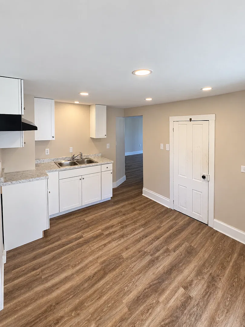 Newly Remodeled 3BR/1BA - 1st Floor | Section 8 Eligible — Photo 3