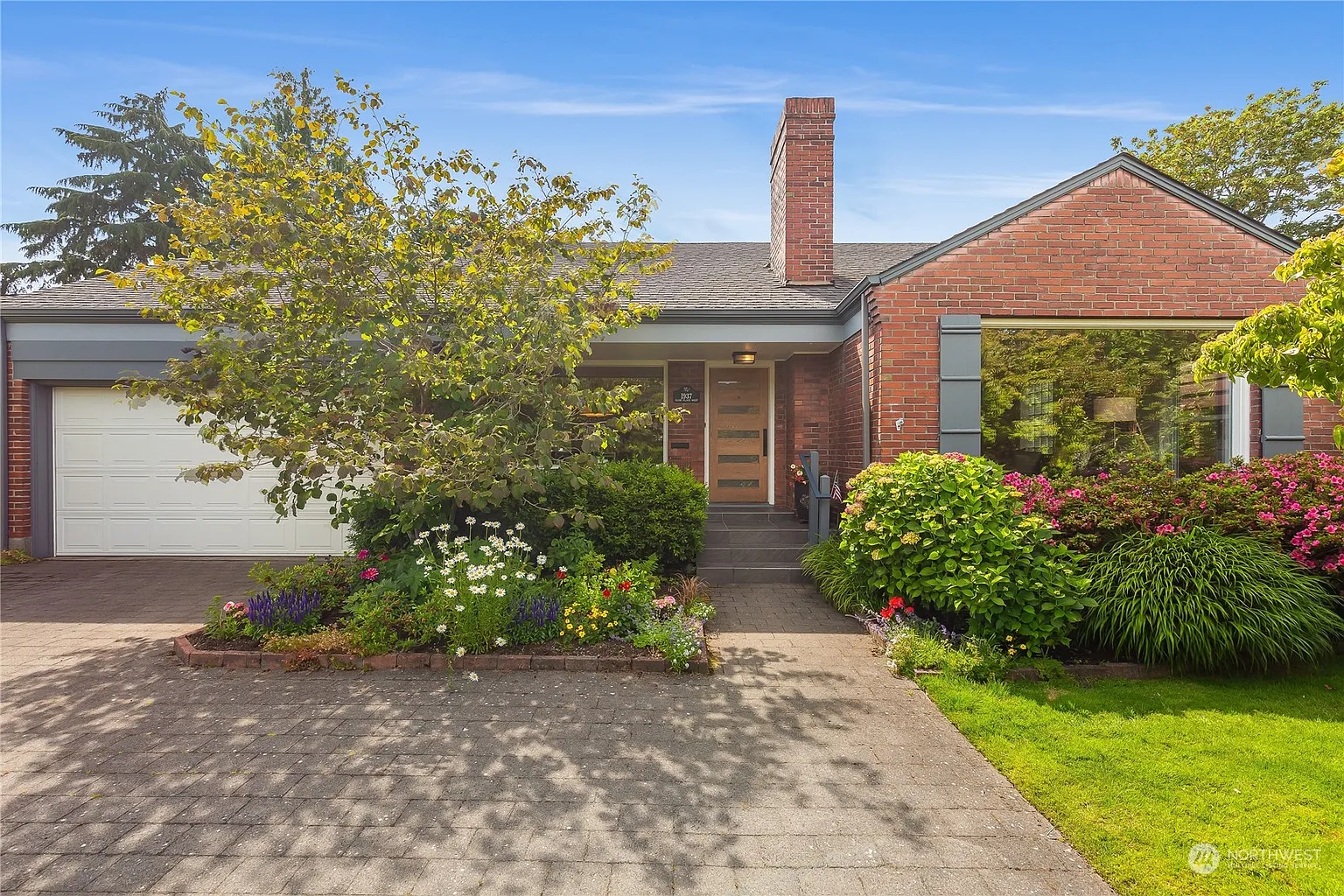 1937 Clise Place W photo 1