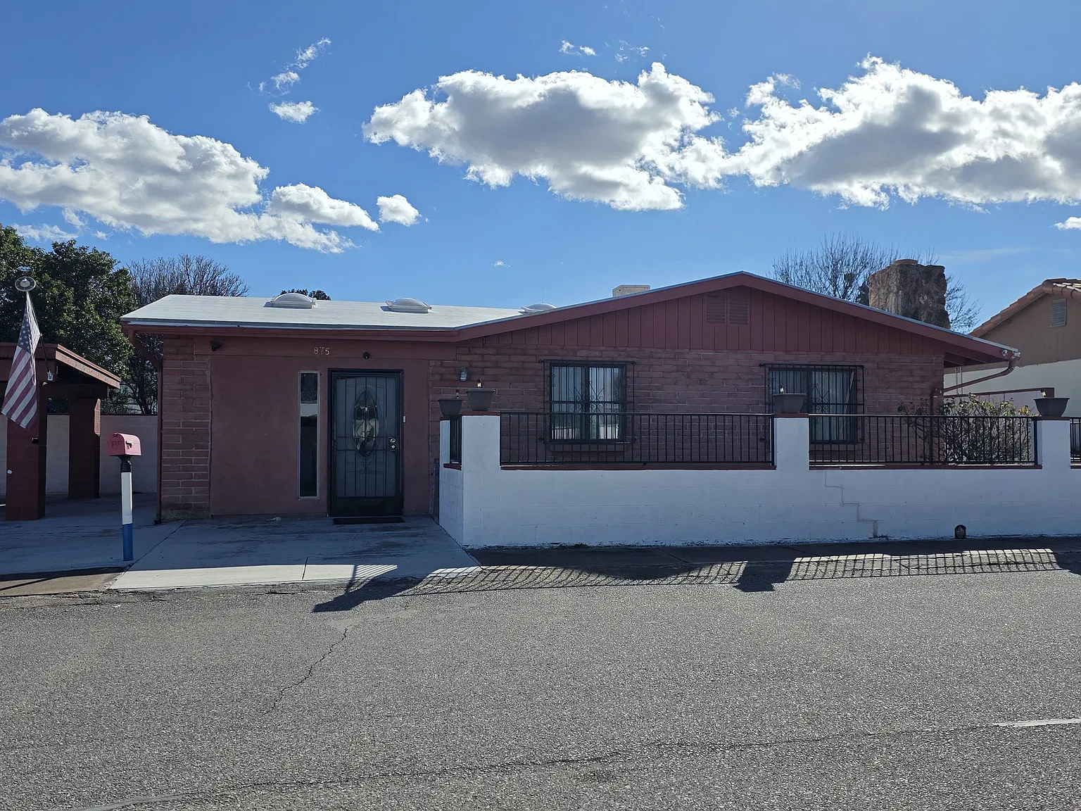 875 W Diaz Ln — Photo 1