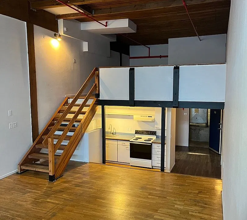Everett Station Lofts