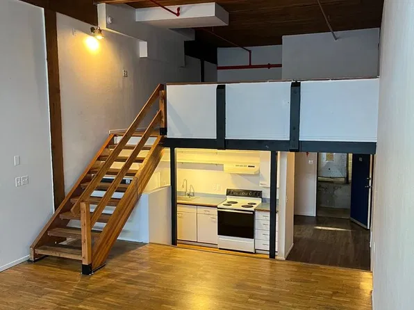 Everett Station Lofts