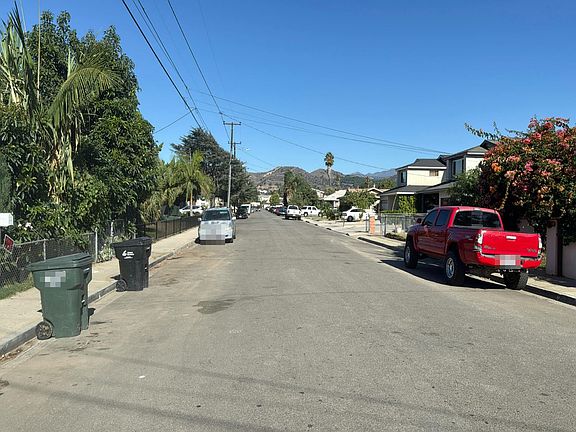 4th image of 429 Acacia Rd