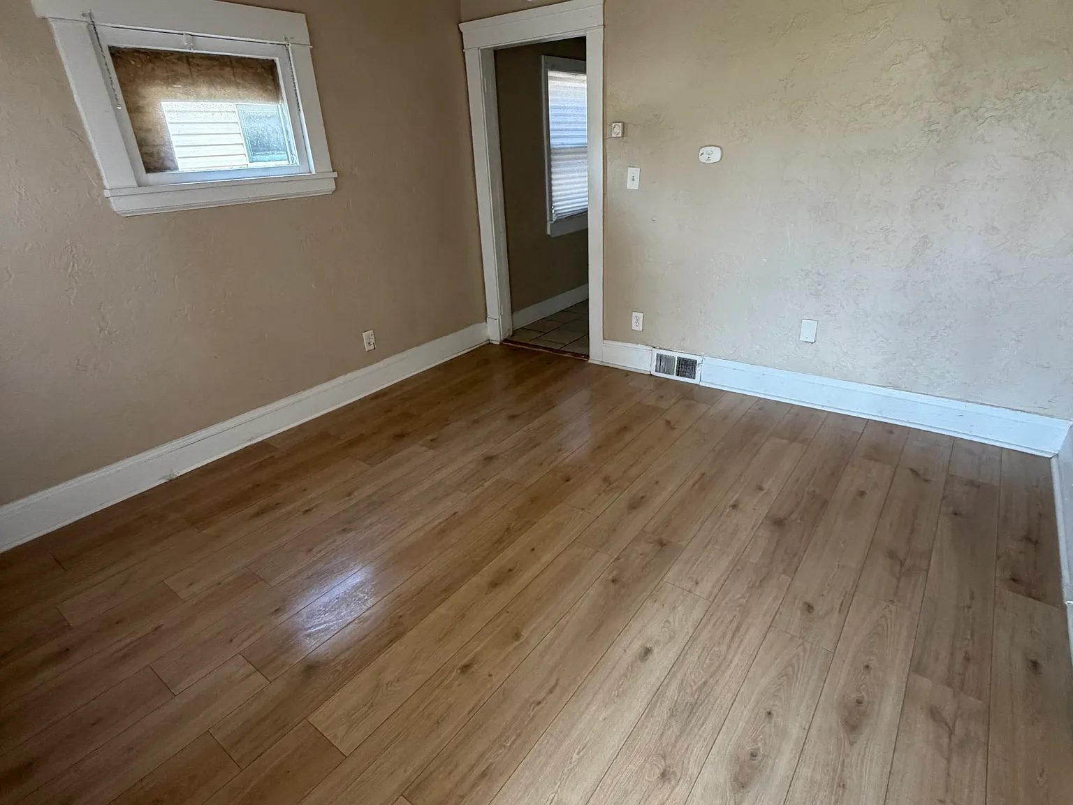 2 bed, 900 sqft, $950 — Photo 4