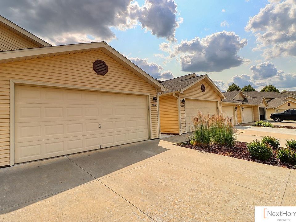 1st image of 605 NW 20th St #34